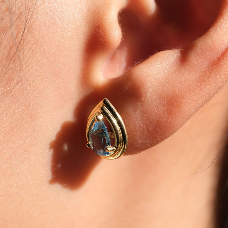 ブルー トパーズ ピアス イヤリング / Blue Topaz Stud Earrings – chili