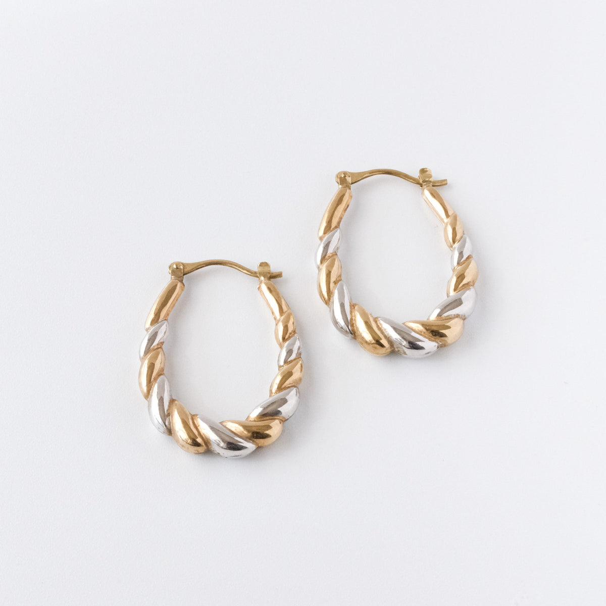 ヴィンテージ フープ ピアス イヤリング / Largish ROPE Motif Hoop Earring