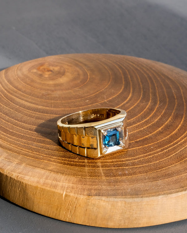 Blue topaz classic ring 10K Gold